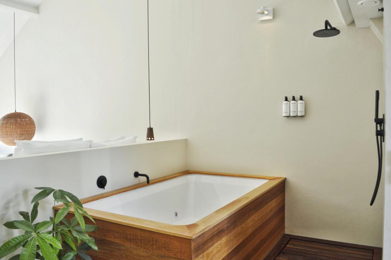 Van Heeckeren Apartments & Suites Nes Nes  Esterno foto